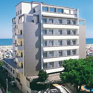 4* Hotel National